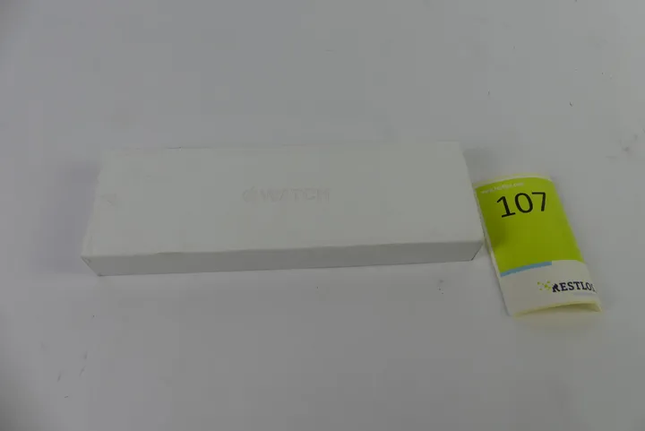 Apple Watch Series 8, 45mm, Gold Stainless Steel Case, Starlight Sport Band, Cellular Modellnummer: A2775